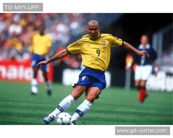 如何追逐梦想成为足球巨星大罗的成功之路