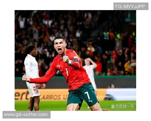 尤文图斯最帅足球明星揭晓他的魅力与风采引发球迷热议